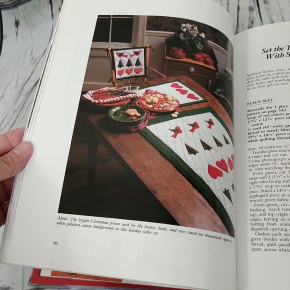 Christmas with‎ Southern Living 1990 Book - Picture 6 of 8
